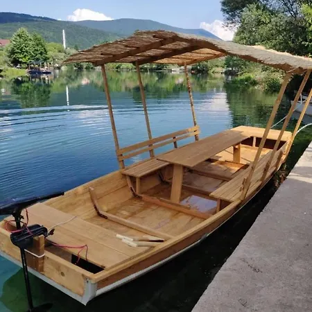 Apartman Tesnim * Bihac