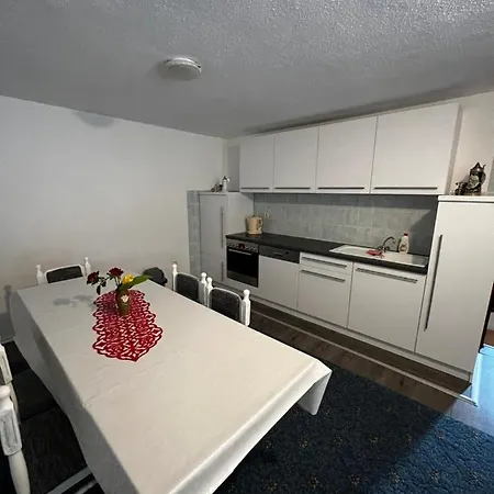 Apartment Apartman Tesnim Bihac